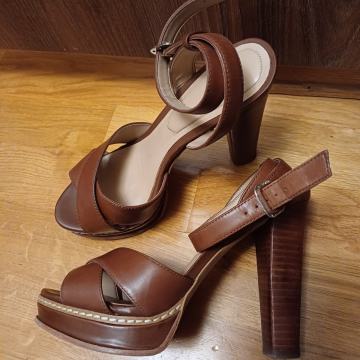 Aldo kožne platforma sandale