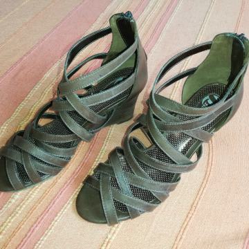 Bata kožne sandale 39