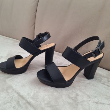 Bata kozne sandale br 36