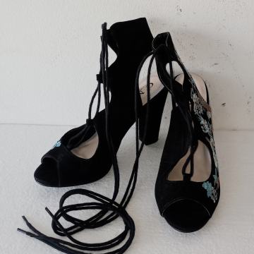 C&M PARIS sandale gležnjače NOVE/ vel. 41 (realno 40)