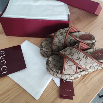 Cipele Japanke, sandale Gucci, prirodna koža