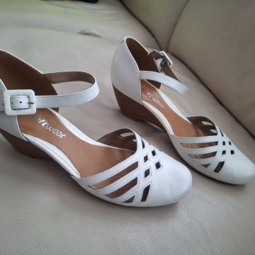 Clarks kozne sandale br 37