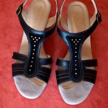 CRNE KOŽNE SANDALE - VEL.39