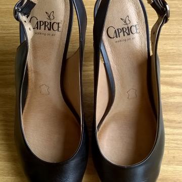 CRNE POLUSANDALE "CAPRICE" - VEL.38