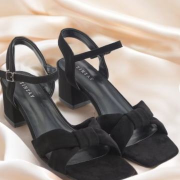 CRNE SANDALE BR.  37 - NOVO