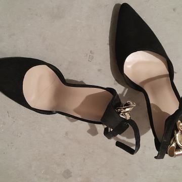 Crne sandale elegantne