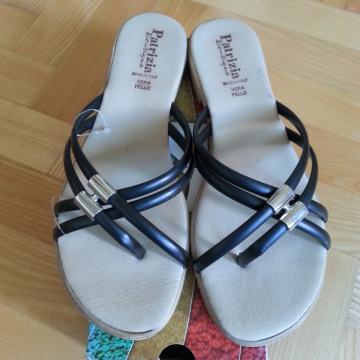 Nove crne sandale/šlapice