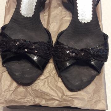 crne sandale (dužina tabanice 25cm)