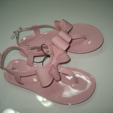 ROZA SANDALE BR. 31,33,36 - NOVO