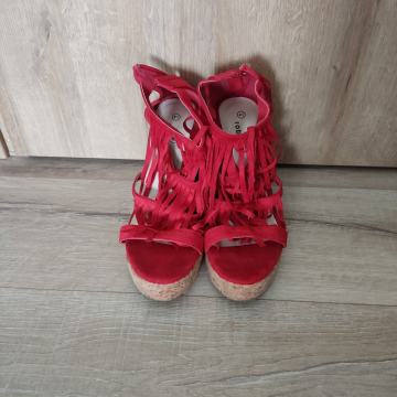 Crvene sandale