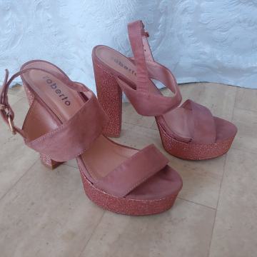 Elegantne sandale na visoku petu Robero br. 38