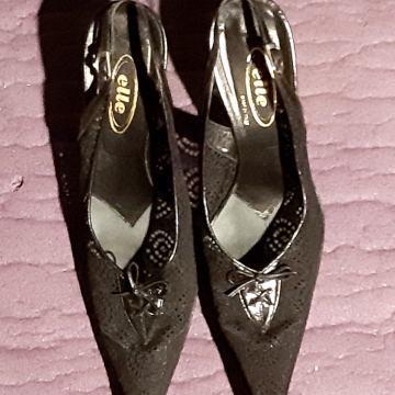 Elle, ženska obuća