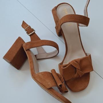 Nove Geox Respira Gladiola sandale na petu