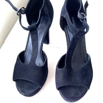 GRACELAND Deichmann crne velur Plateau sandale 40 na visoku štiklu