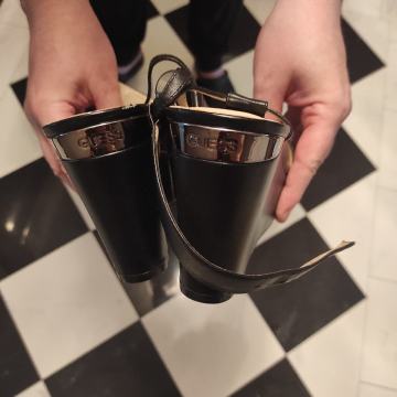 Guess crne sandale