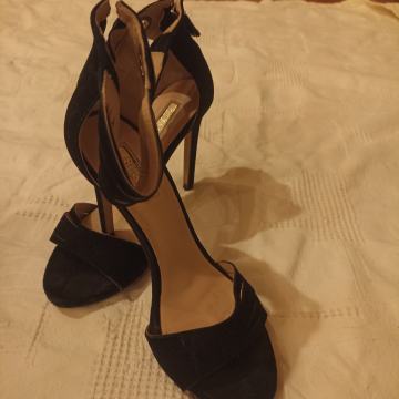 GUESS ŽENSKE SANDALE 37   CRNE  ŠTIKLE TRAKICE ZATVARAČ