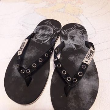 GUESS NATIKACE NOVE vel 42