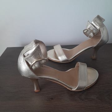 Guliver kožne zlatne sandale 36