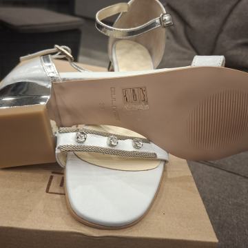 Guliver sandale vel 39