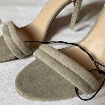 H&M sive sandale na petu 41