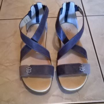 KOŽNE SANDALE PEKO - VEL.38