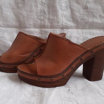 Lasocki kožne sandale natikače klompe platforme