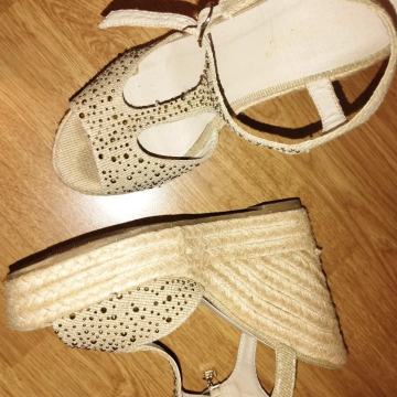 Laura Biagiotti sandale (špagerice) 37