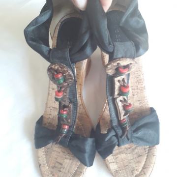 Ljetne crne sandale na punu petu 39