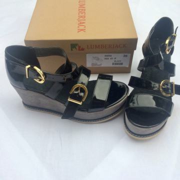 Nove ljetne crne sandale na punu petu Vera Gomma broj 36