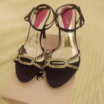 Ljubičaste sandale sa kamenčićima 37