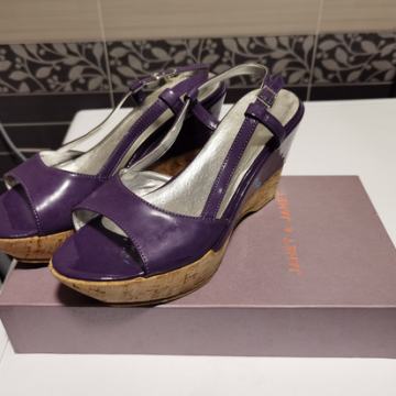 Ljubičaste sandale na pluto - 80kn