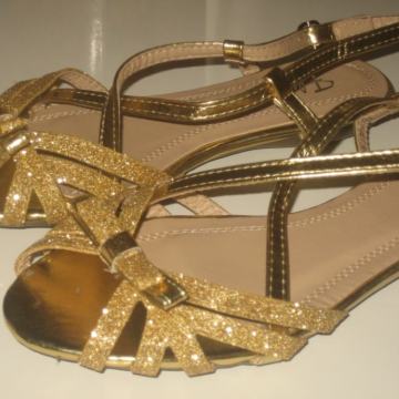 ZLATNE SANDALE BR.36 NOVO S ETIKETOM