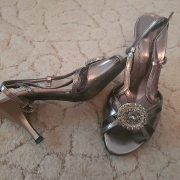 Lot od 9 sandala, cipela na petu