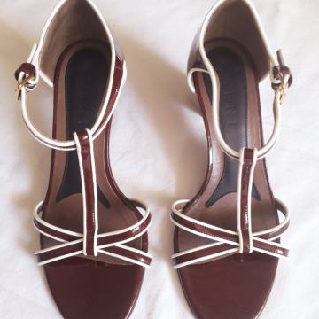 MARNI kožne lakirane sandale 37 NOVO