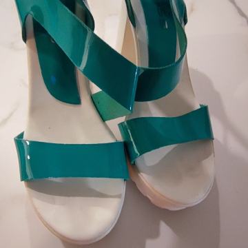 Mass zelene sandale vel. 39