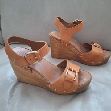 Massimo Dutti kozne sandale br 37