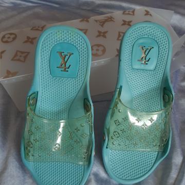 Nove natikače Louis Vuitton  - kopija