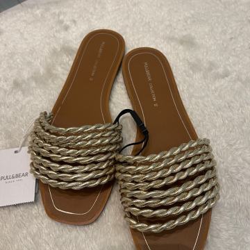 natikače sandale pull&bear 36 novo