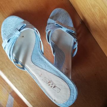 Ženske natikače  kožne -  baby plave boje - NOVO