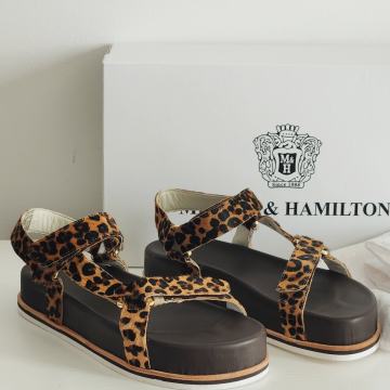 Nove kožne nenošene Melvin&Hamilton sandale + poklon