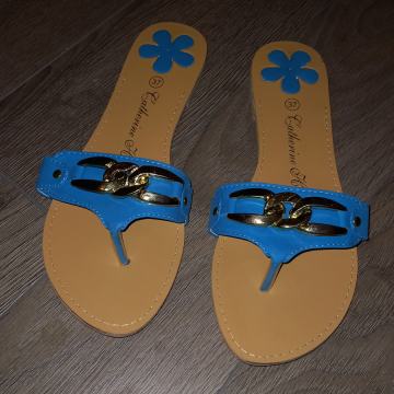 Nove plave sandale / natikače