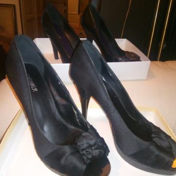 Prodajem salonke br.39 i sandale 40 za nogu 38rucni rad povoljno