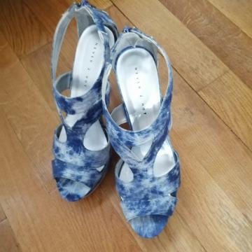 Prodajem štikle br. 39