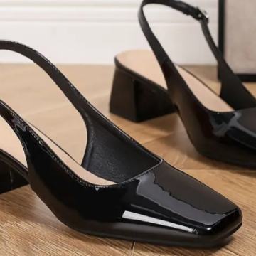 Prodajem ženske lakirane sandale