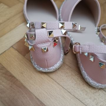 Roze cipelice sandalice s vezanjem oko noge - NOVO!