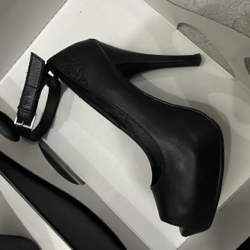 Salonke MISS SIXTY crne kožne 39