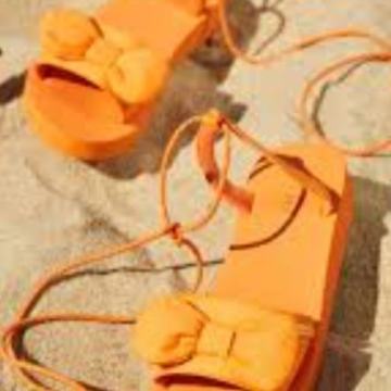 NARANČASTE SANDALE BR.37 NOVO