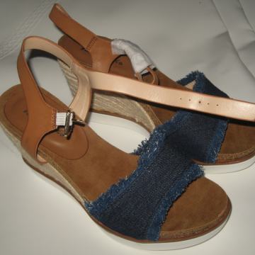 SANDALE NA PUNU PETU BR. 37  NOVO