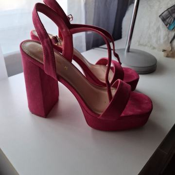 Sandale br.39 fuksija