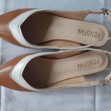 SANDALE NOVE za broj 38